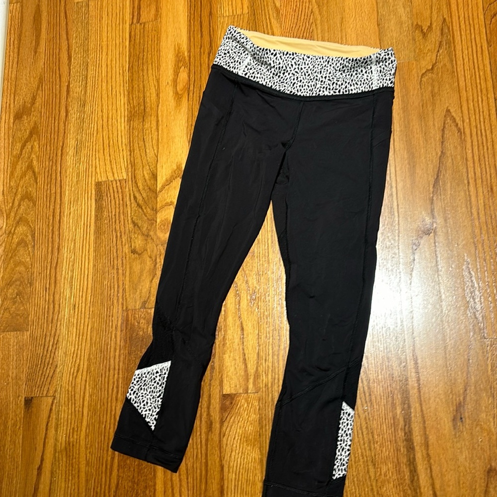 Lululemon size 4 Inspire legging
